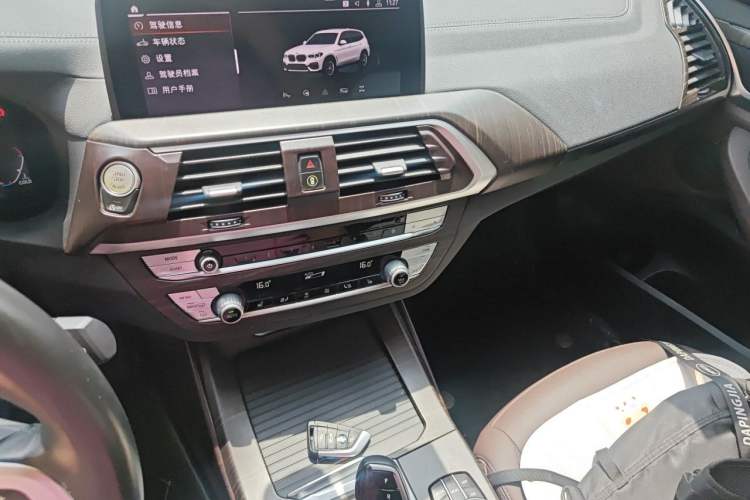 Used BMW X3 2020 xDrive25i M Sport Package Audio And AC Panel