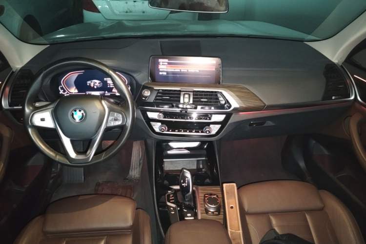 Used BMW X3 2020 xDrive28i Luxury Package Center Console