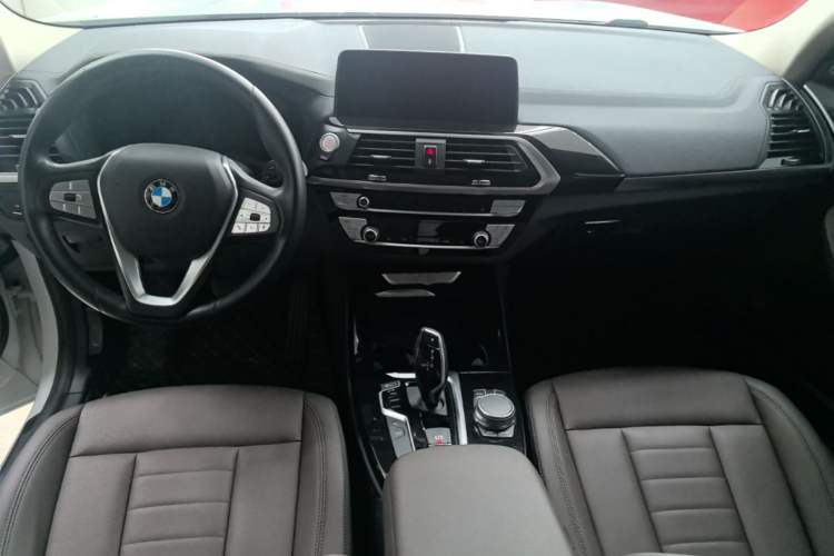 Used BMW X3 2020 xDrive25i Luxury Package Center Console