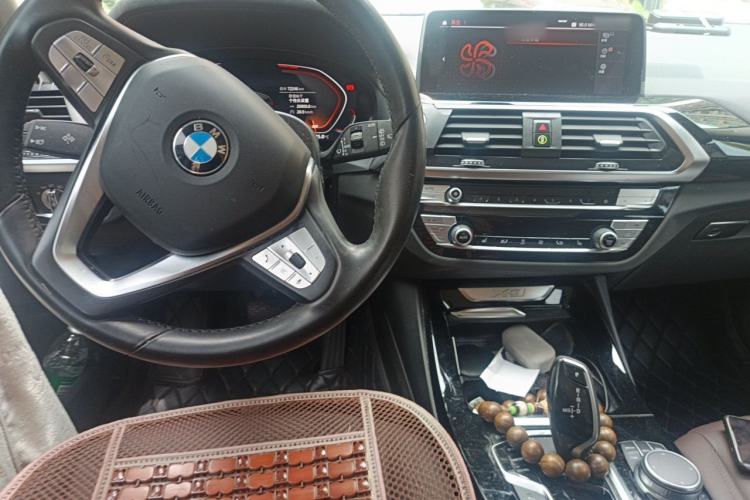 Used BMW X3 2020 xDrive25i Luxury Package Center Console