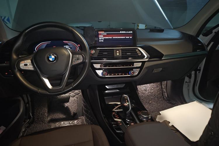 Used BMW X3 2020 xDrive25i Luxury Package Center Console
