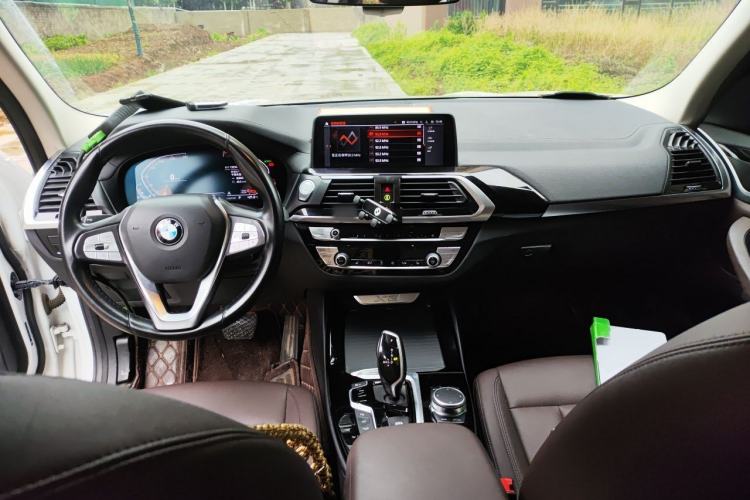 Used BMW X3 2020 xDrive25i Luxury Package Center Console