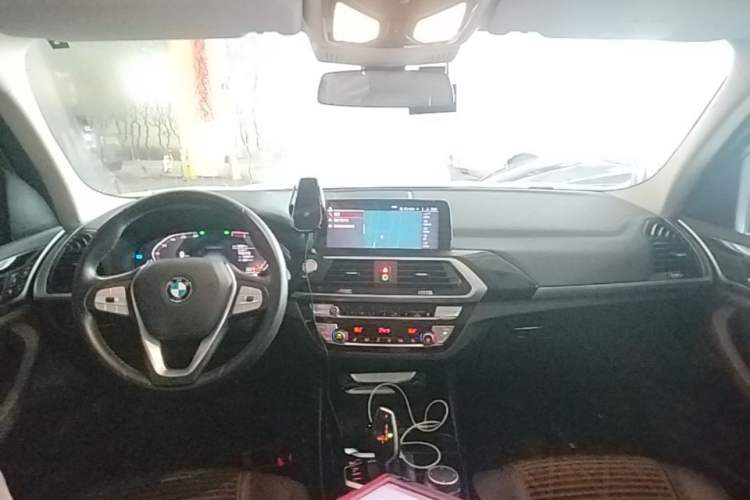 Used BMW X3 2020 xDrive25i Luxury Package Center Console