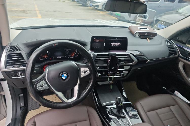 Used BMW X3 2020 xDrive25i Luxury Package Center Console