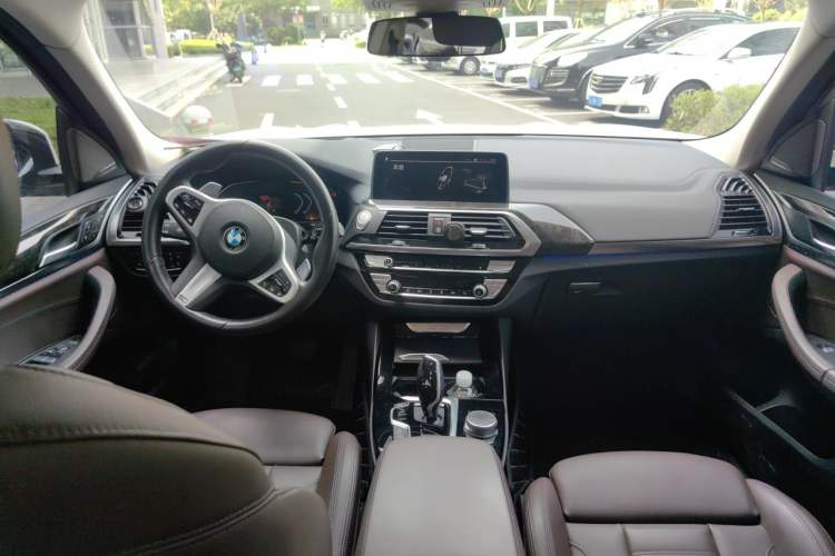 Used BMW X3 2020 xDrive30i Luxury Model with M Sport Package Center Console