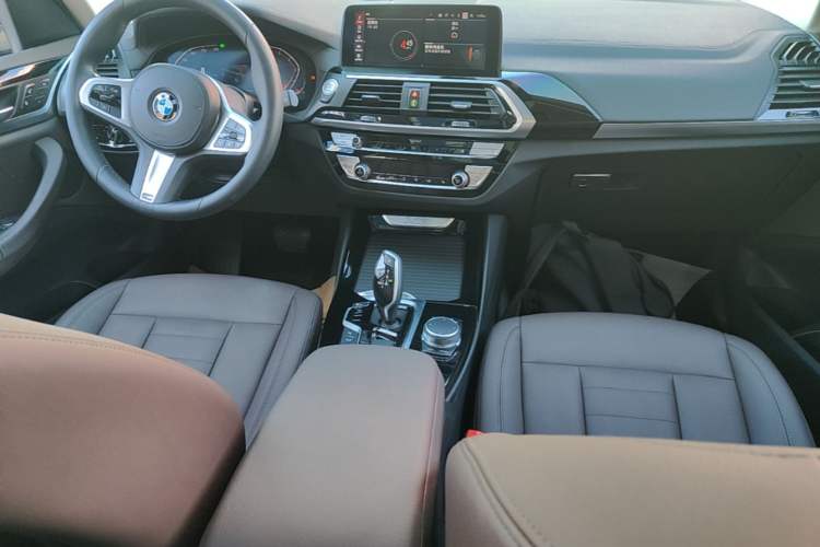 Used BMW X3 2020 xDrive25i M Sport Package Center Console