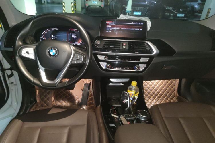 Used BMW X3 2020 xDrive25i Luxury Package Center Console