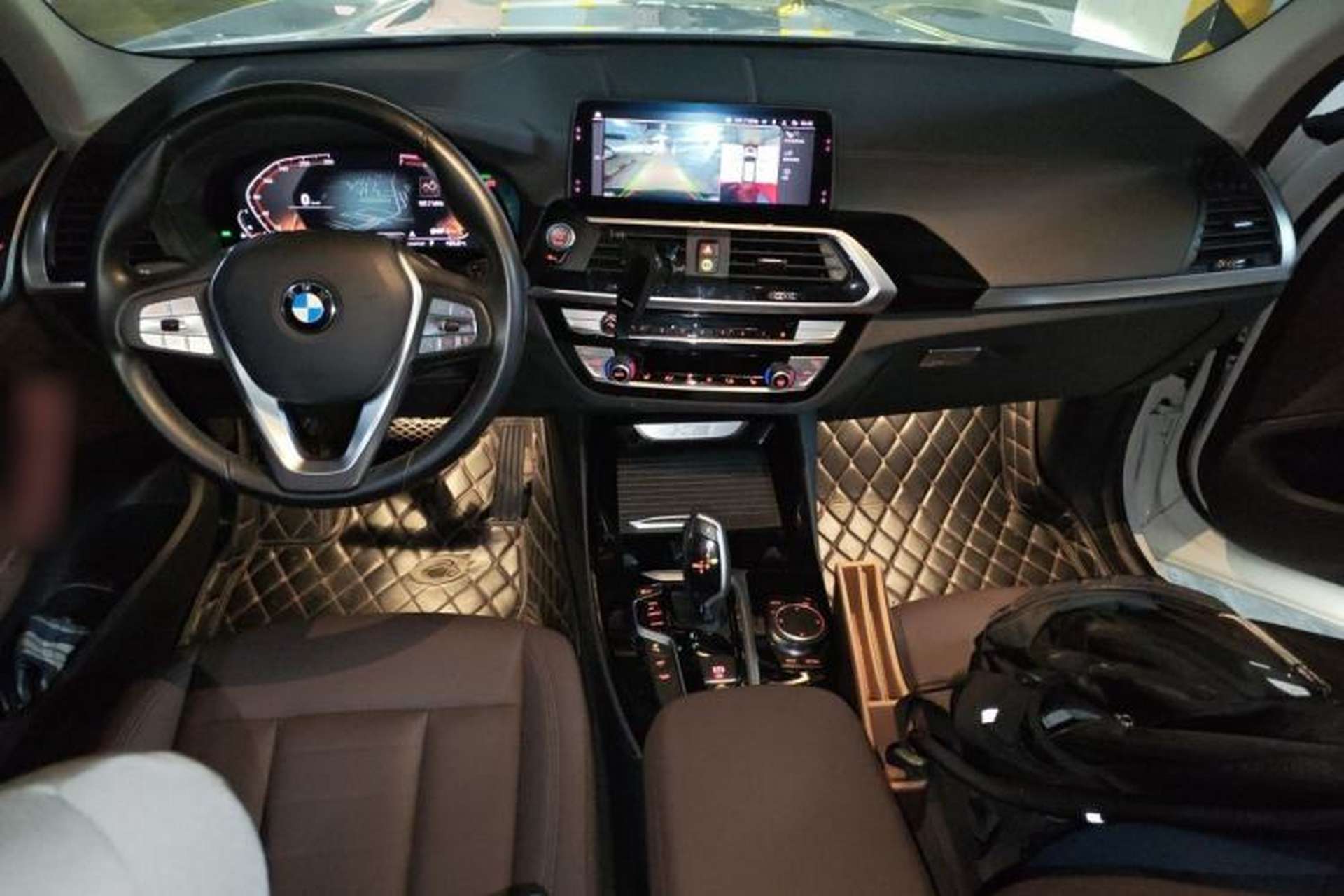 Used BMW X3 2020 xDrive25i Luxury Package Center Console