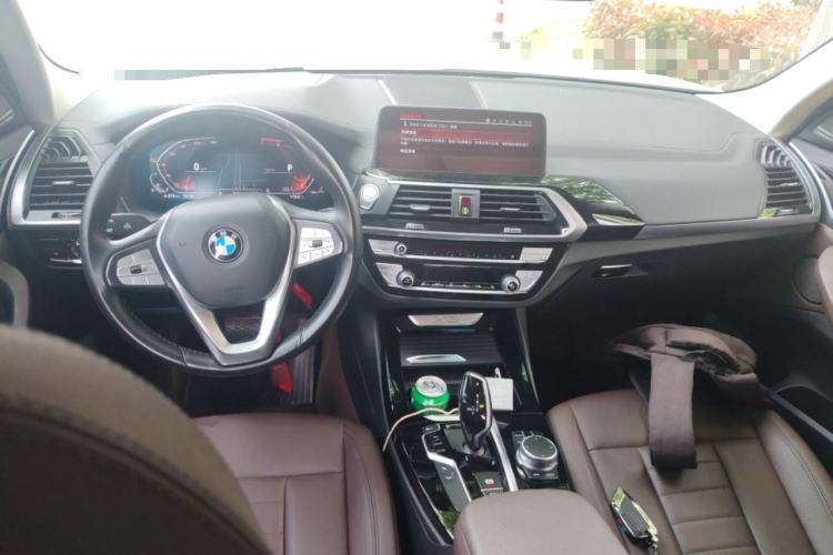 Used BMW X3 2020 xDrive25i Luxury Package Center Console