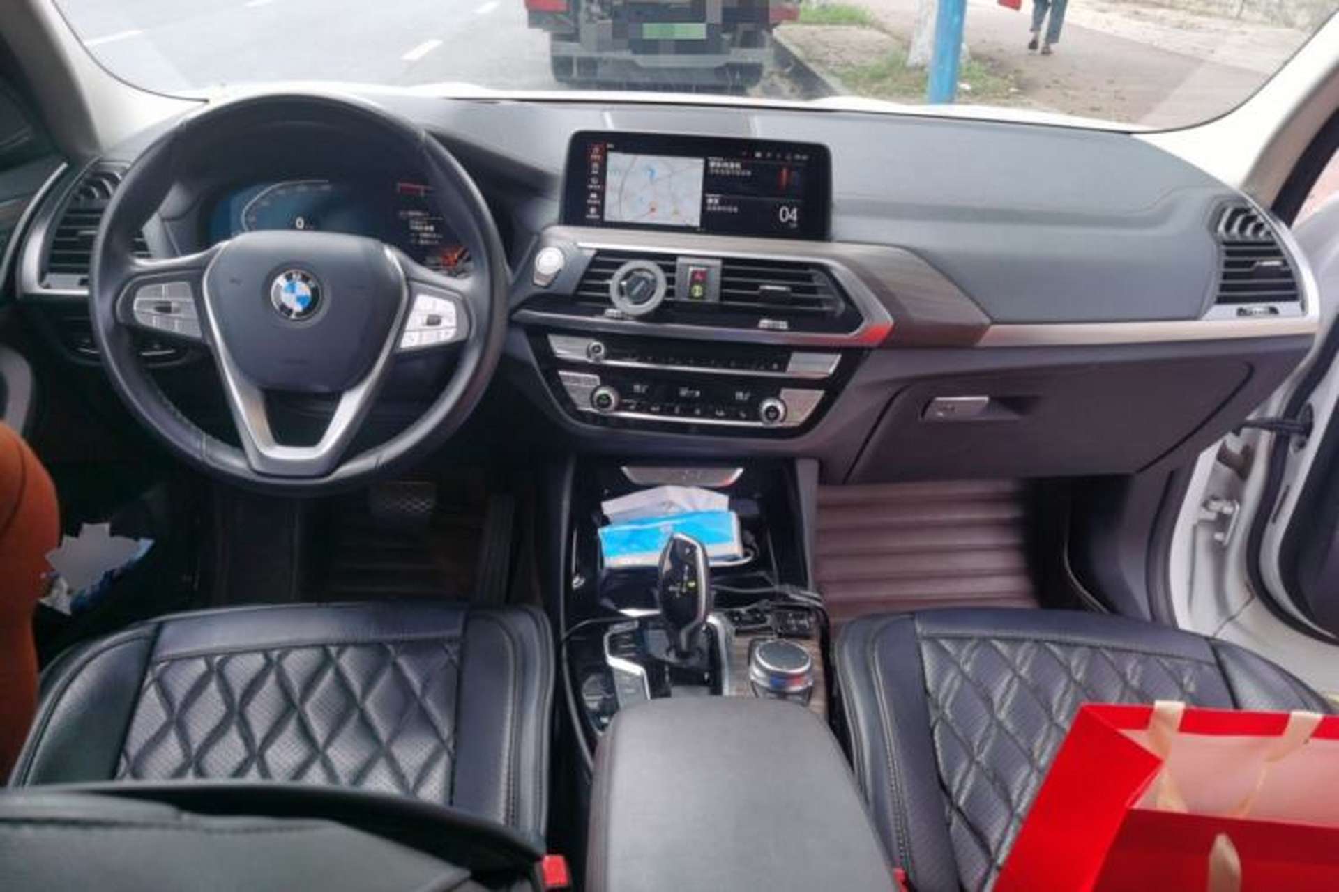 Used BMW X3 2020 xDrive28i Luxury Package Center Console