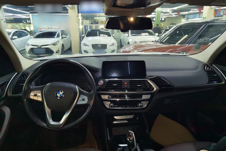 Used BMW X3 2020 xDrive25i Luxury Package Center Console