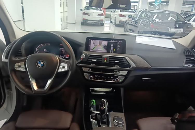 Used BMW X3 2020 xDrive28i Luxury Package Center Console