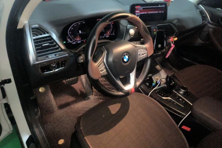 Used BMW X3 2020 xDrive25i Luxury Package Center Console