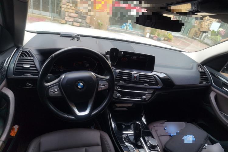 Used BMW X3 2020 xDrive25i Luxury Package Center Console