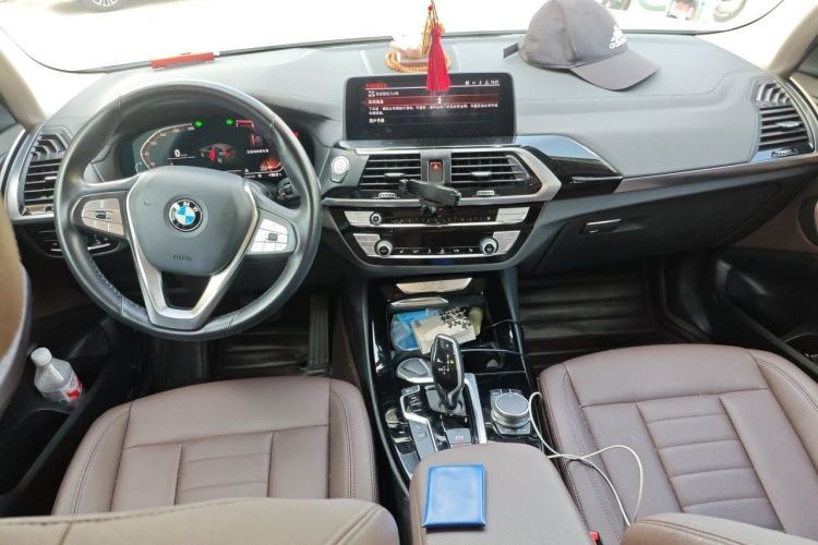 Used BMW X3 2020 xDrive25i Luxury Package Center Console
