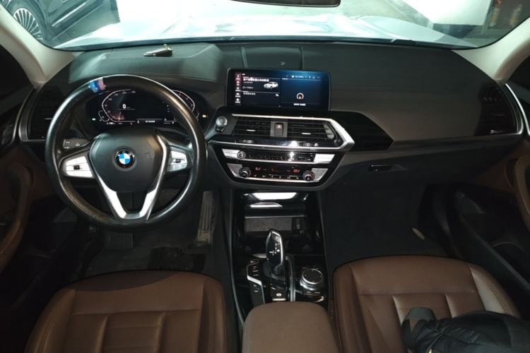 Used BMW X3 2020 xDrive25i Luxury Package Center Console