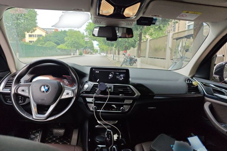 Used BMW X3 2020 xDrive25i Luxury Package Center Console
