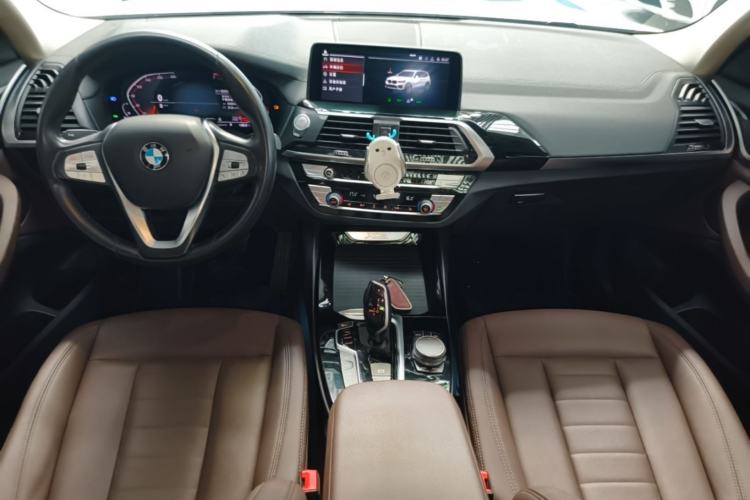 Used BMW X3 2020 xDrive25i Luxury Package Center Console