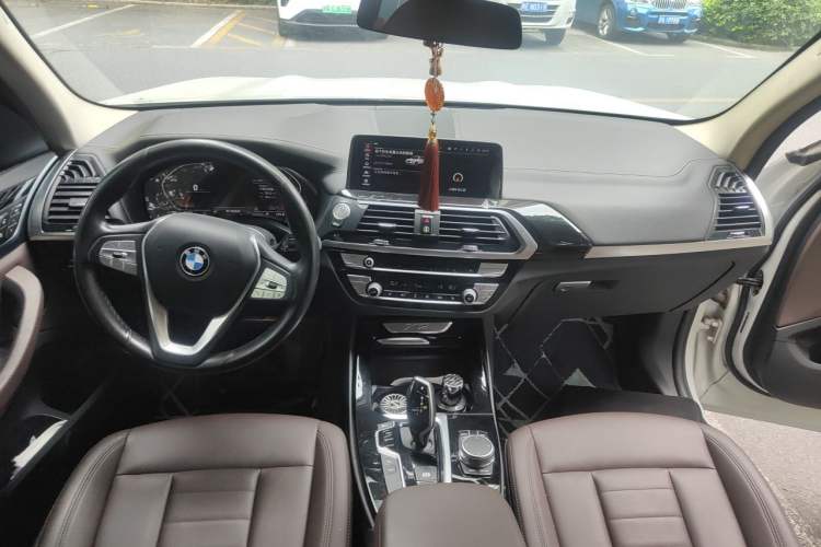 Used BMW X3 2020 xDrive25i Luxury Package Center Console