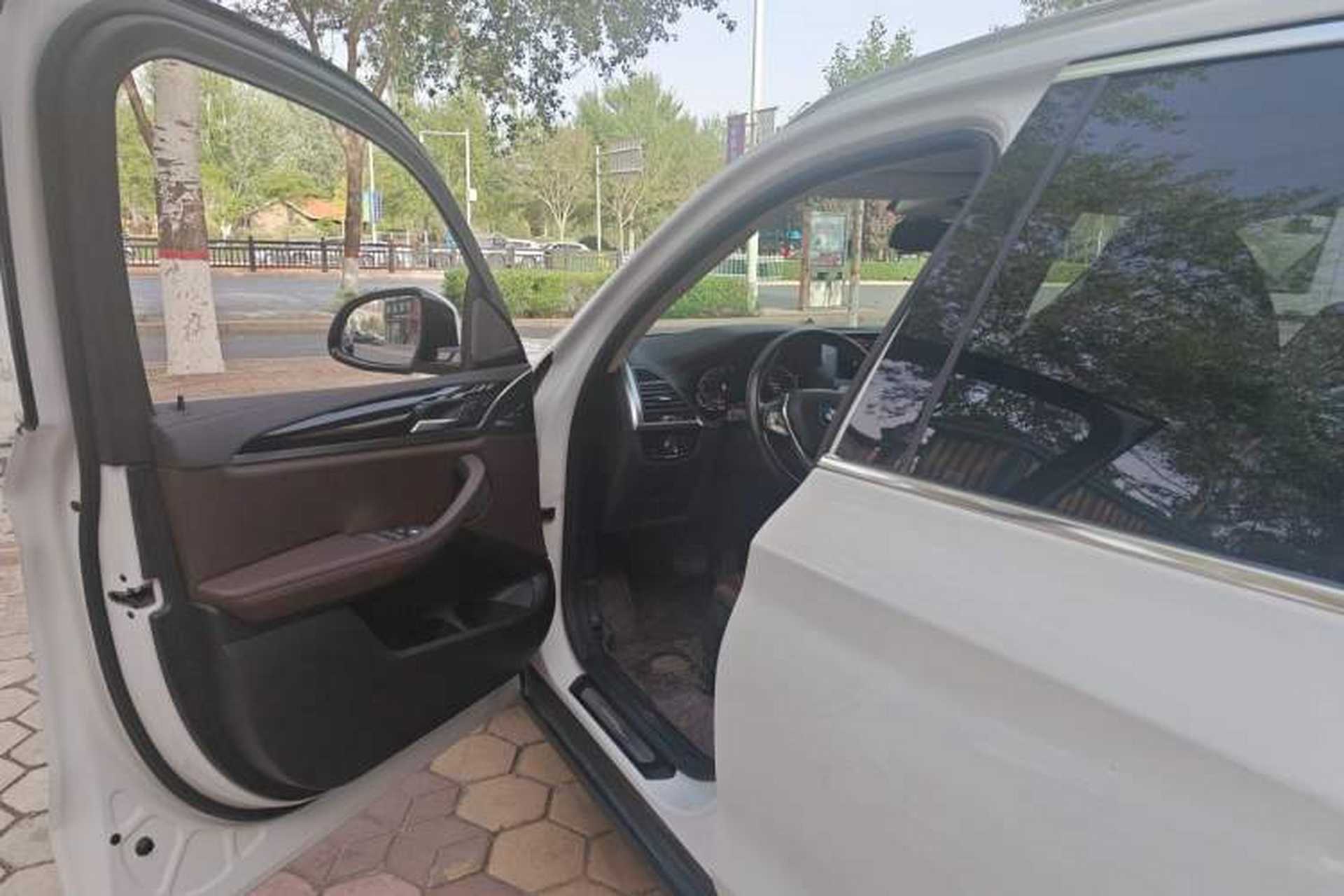 Used BMW X3 2020 xDrive25i Luxury Package Driver Seat