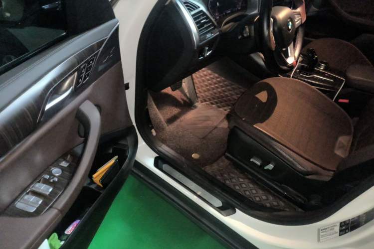 Used BMW X3 2020 xDrive25i Luxury Package Driver Seat