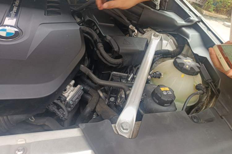 Used BMW X3 2020 xDrive25i Luxury Package Engine Bay Left
