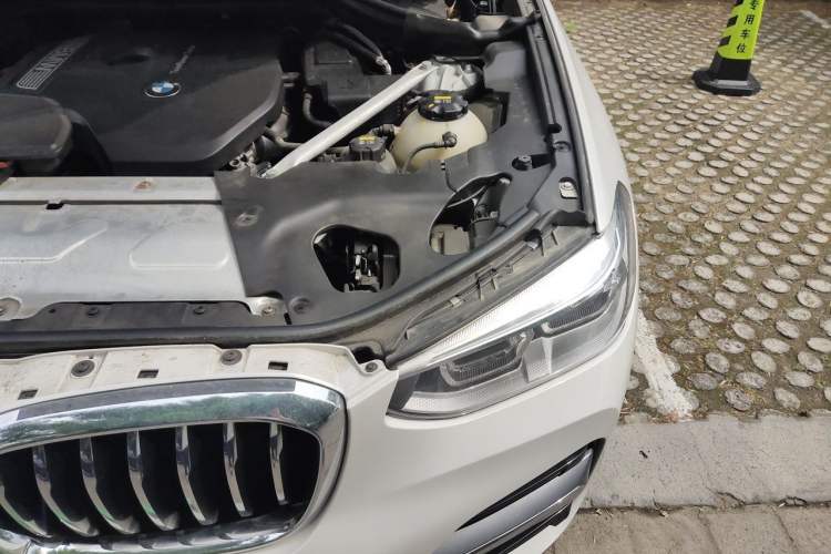 Used BMW X3 2020 xDrive25i Luxury Package Engine Bay Left