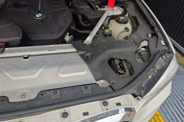 Used BMW X3 2020 xDrive28i Luxury Package Engine Bay Left