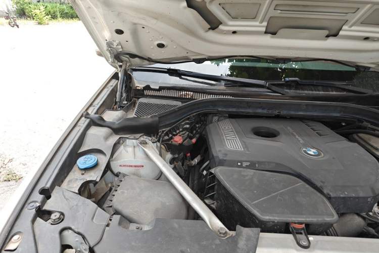 Used BMW X3 2020 xDrive25i M Sport Package Engine Bay Right