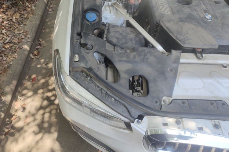 Used BMW X3 2020 xDrive28i Luxury Package Engine Bay Right