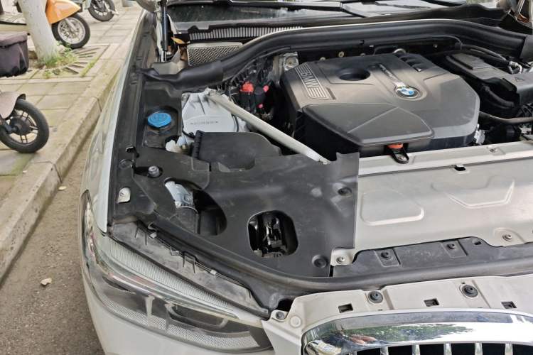 Used BMW X3 2020 xDrive25i Luxury Package Engine Bay Right