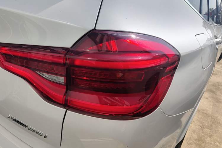 Used BMW X3 2020 xDrive25i M Sport Package Exterior 3
