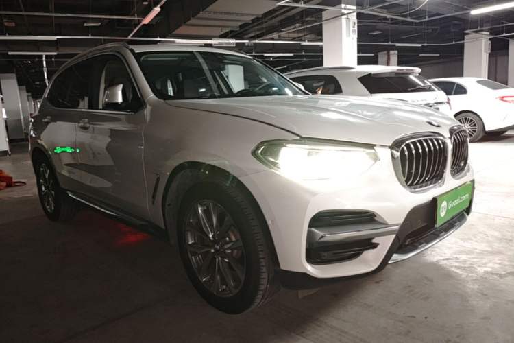 Used BMW X3 2020 xDrive25i Luxury Package Front Right 45 Deg
