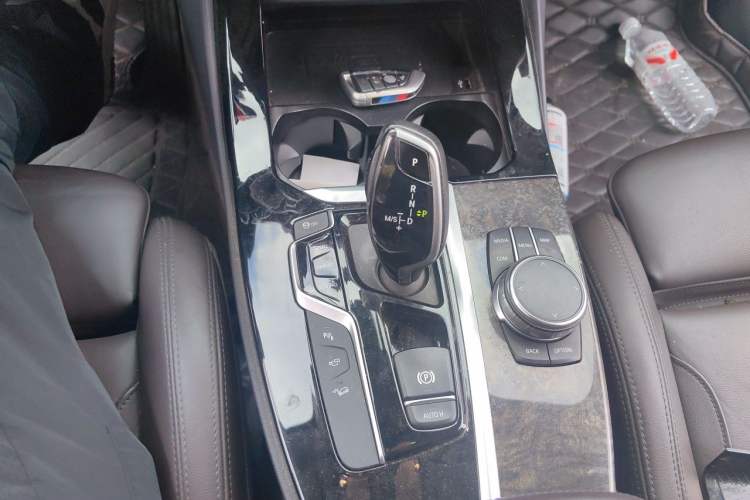 Used BMW X3 2020 xDrive30i Luxury Model with M Sport Package Gear Lever