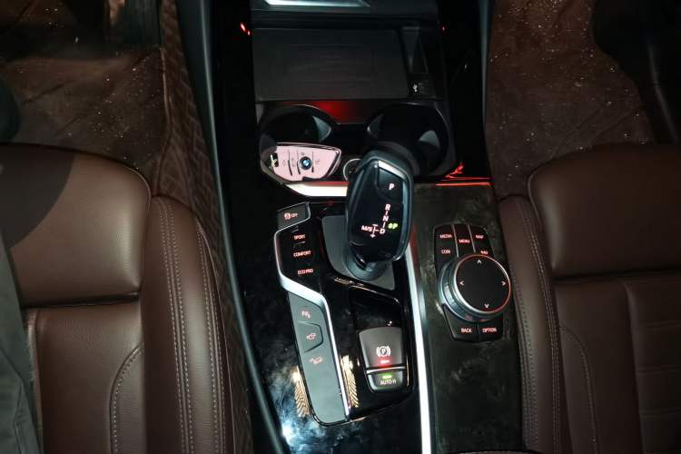 Used BMW X3 2020 xDrive30i Luxury Model with M Sport Package Gear Lever