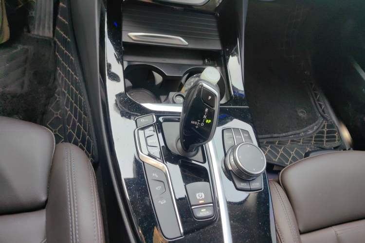 Used BMW X3 2020 xDrive30i Luxury Model with M Sport Package Gear Lever