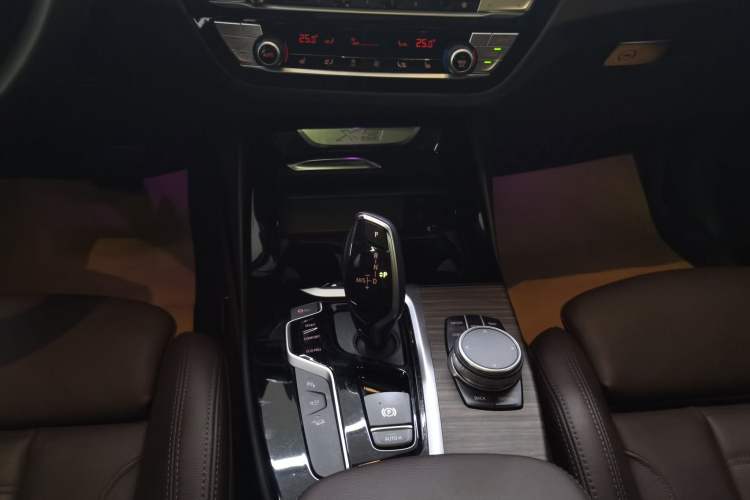 Used BMW X3 2020 xDrive28i Luxury Package Gear Lever