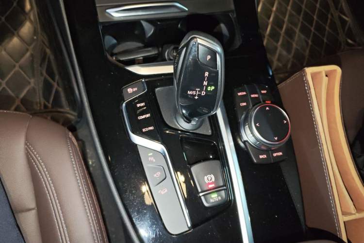 Used BMW X3 2020 xDrive25i Luxury Package Gear Lever