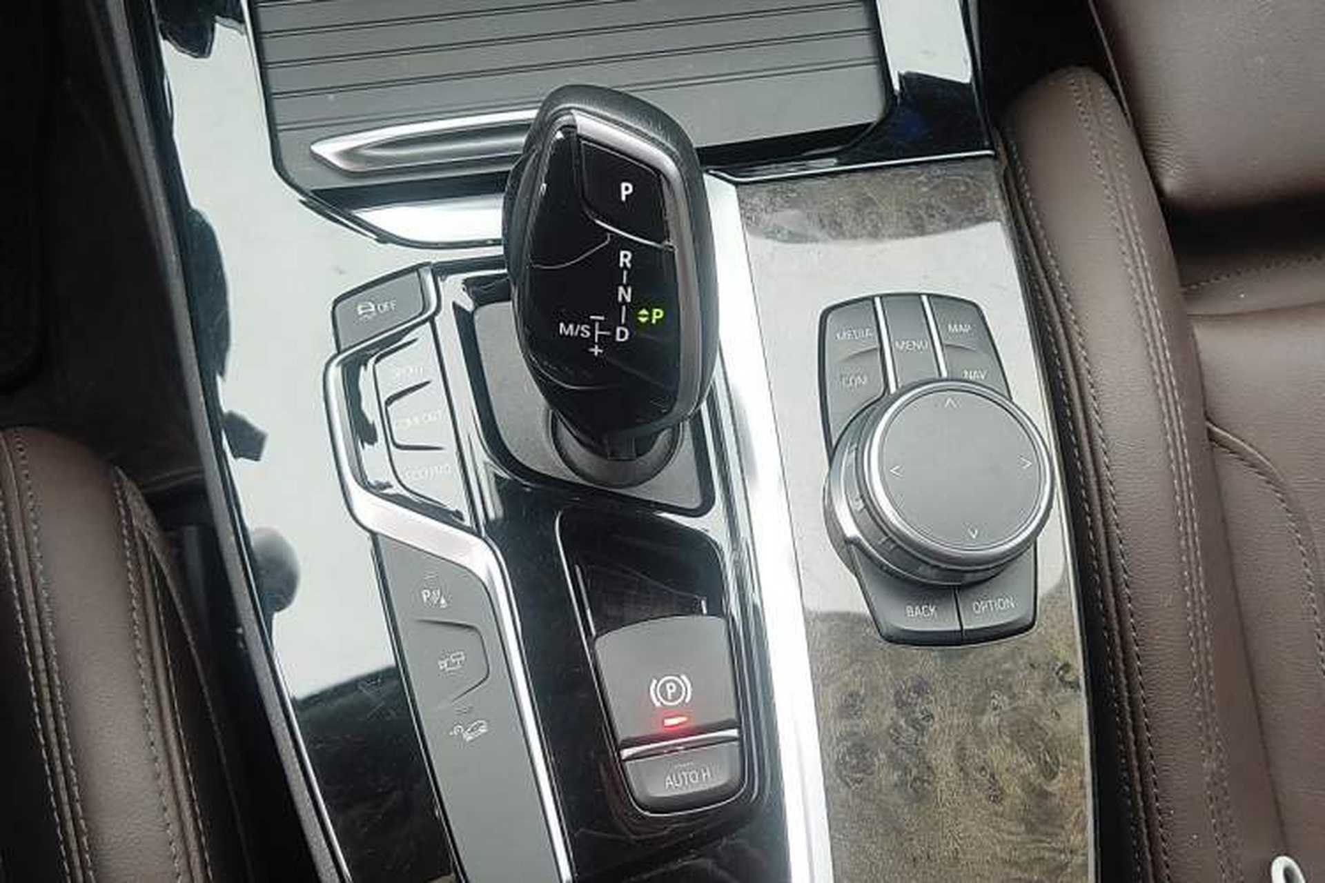 Used BMW X3 2020 xDrive30i Luxury Model with M Sport Package Gear Lever