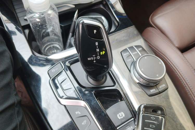 Used BMW X3 2020 xDrive30i Luxury Model with M Sport Package Gear Lever