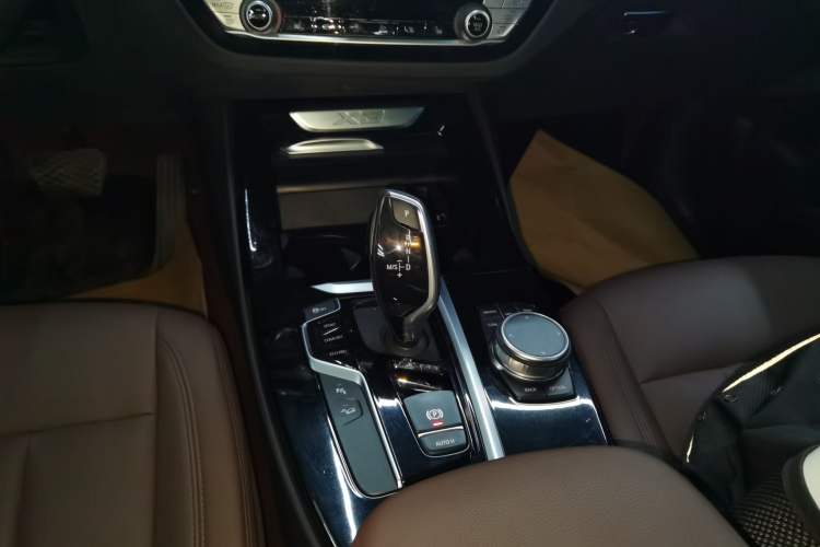 Used BMW X3 2020 xDrive25i Luxury Package Gear Lever