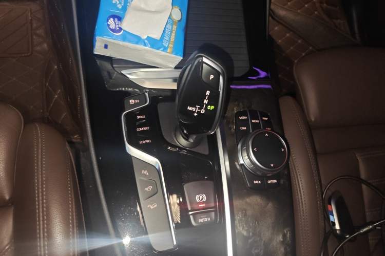 Used BMW X3 2020 xDrive30i Luxury Model with M Sport Package Gear Lever