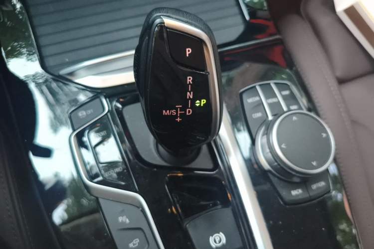 Used BMW X3 2020 xDrive30i Luxury Model with M Sport Package Gear Lever