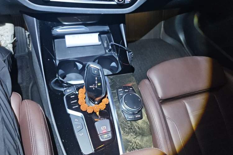 Used BMW X3 2020 xDrive30i Luxury Model with M Sport Package Gear Lever