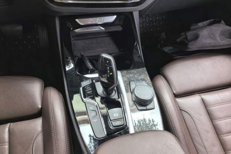 Used BMW X3 2020 xDrive30i Luxury Model with M Sport Package Gear Lever