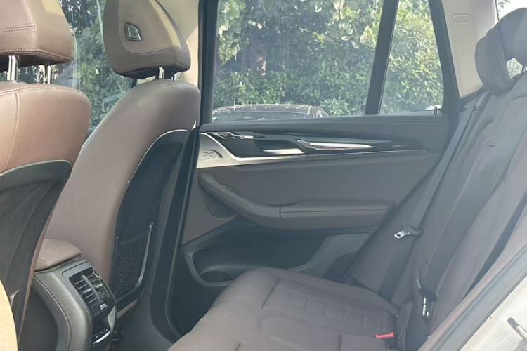 Used BMW X3 2020 xDrive25i Luxury Package Interior 3