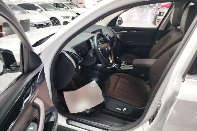 Used BMW X3 2020 xDrive25i Luxury Package Interior 3