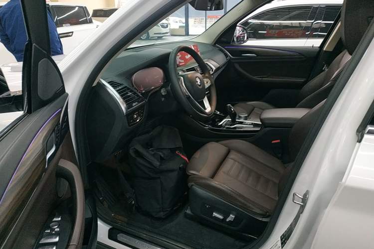 Used BMW X3 2020 xDrive28i Luxury Package Interior 3