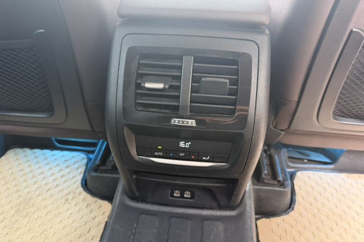 Used BMW X3 2020 xDrive25i Luxury Package Interior 3