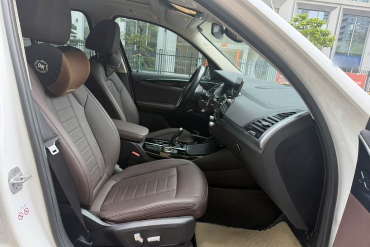 Used BMW X3 2020 xDrive25i Luxury Package Interior 5